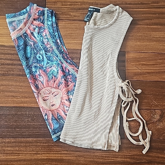 Bundle Of 2 Summer Tops - Picture 1 of 8